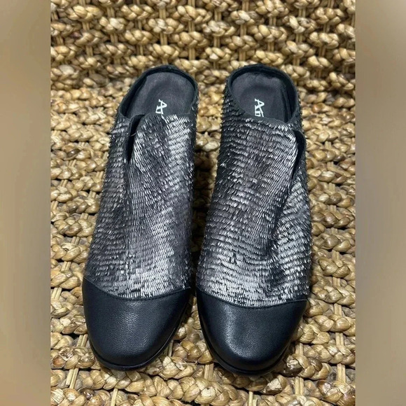 Antelope Shoes - Antelope Shimmer Heeled Slide Size 39